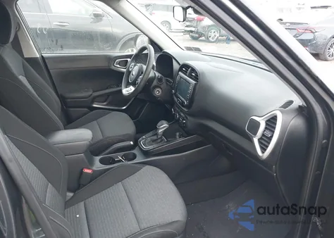 2021 Kia Soul S z USA, uszkodzony, nr VIN KNDJ23AU0M7796165